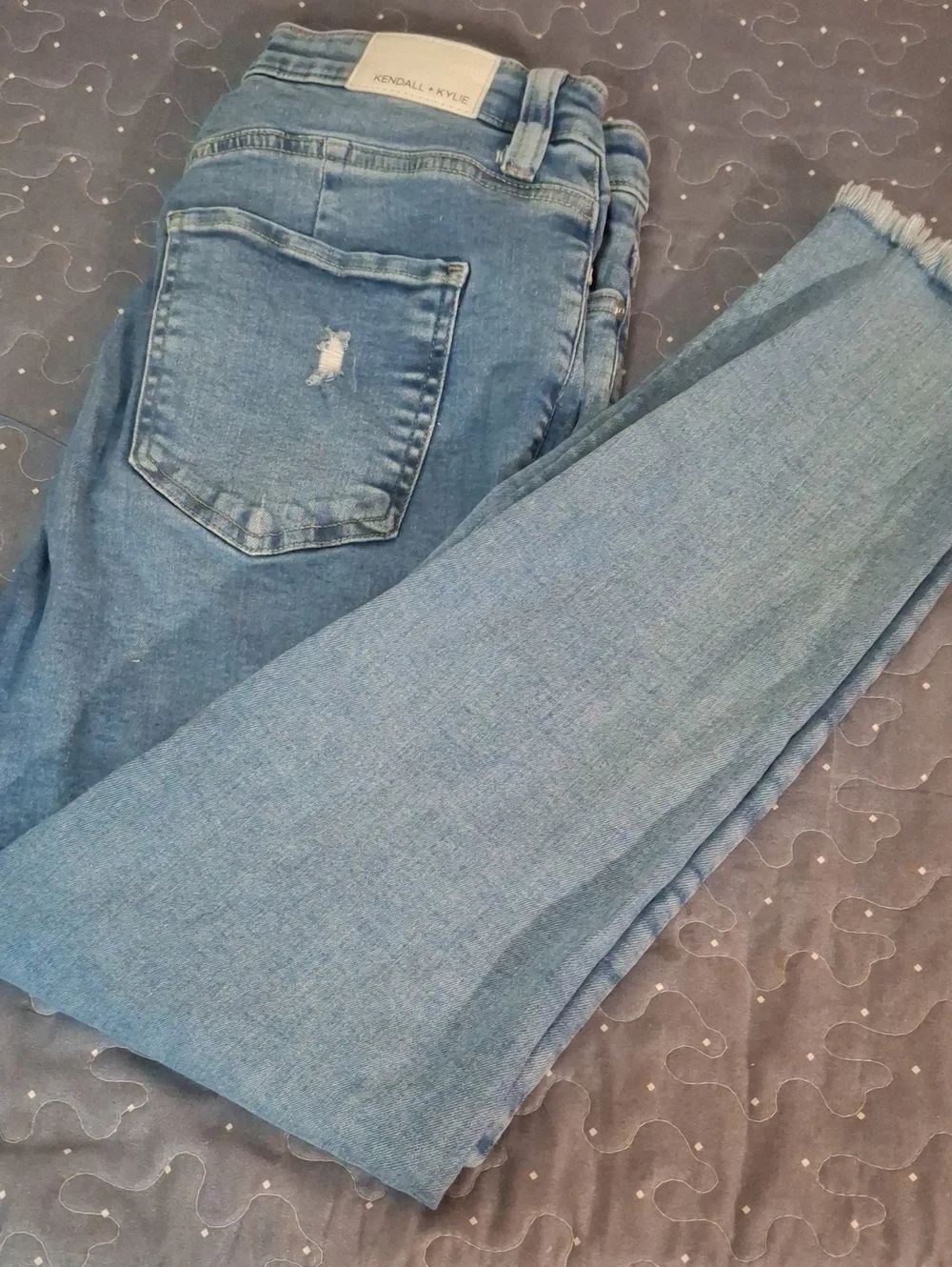 Kendall & Kylie Light Wash High Rise Jeans with Raw Hem size 11/30